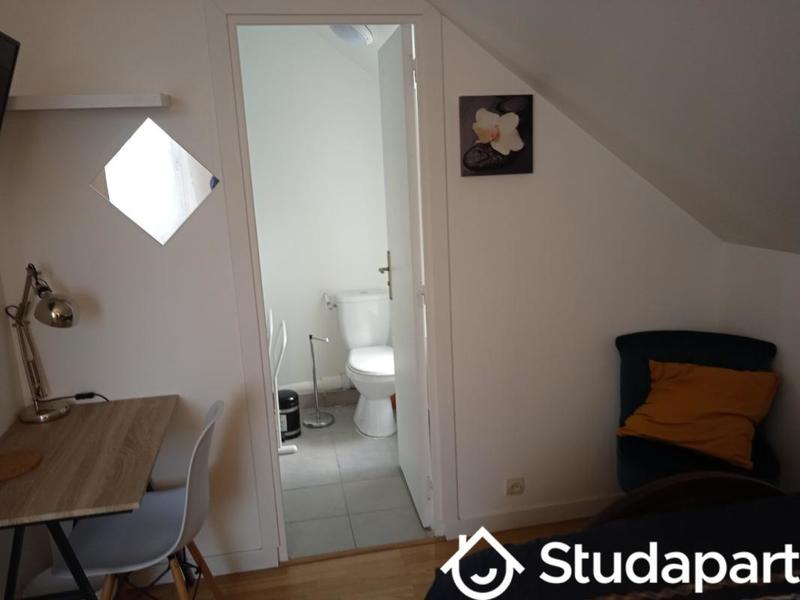 Chambre - 9 m² - 1 pièce