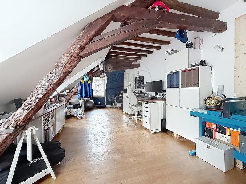 Maison - 222 m² - 9 pièces