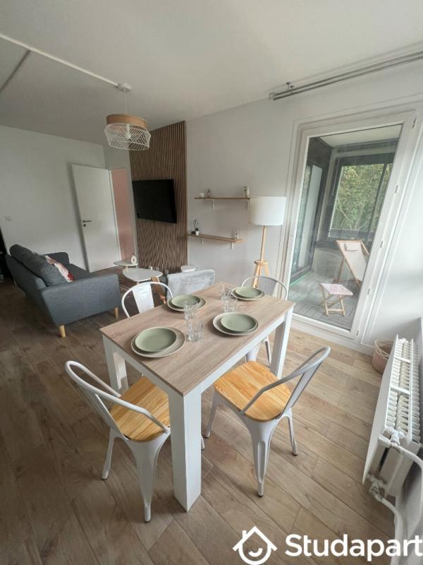 Chambre - 9 m² - 1 pièce