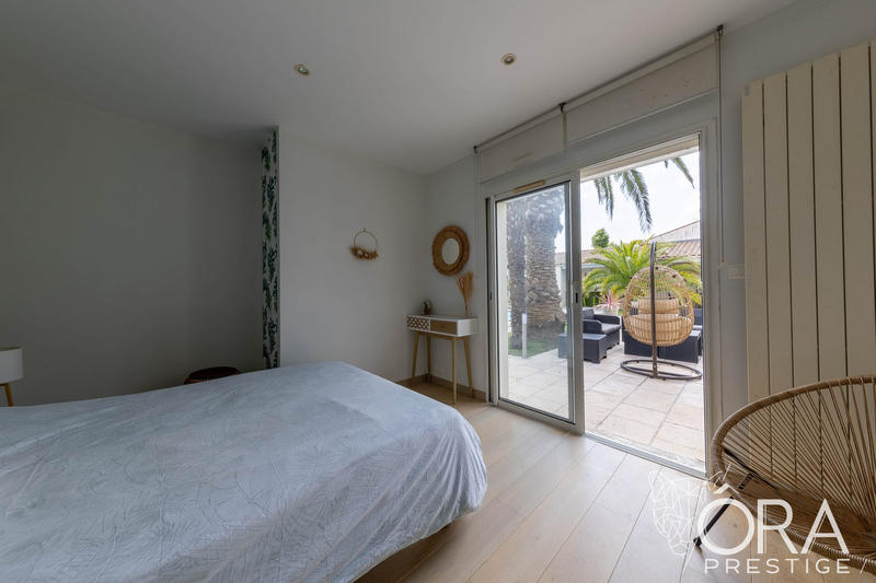 Maison contemporaine - 274 m² - 7 pièces