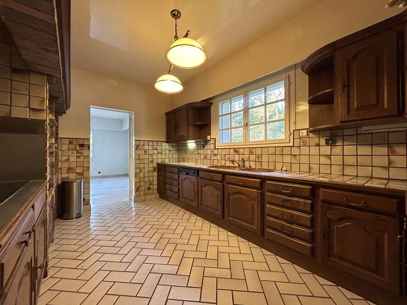 Maison - 270 m² - 7 pièces