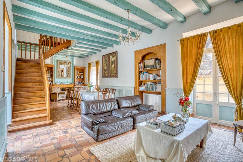 Maison traditionnelle - 152 m² - 5 pièces