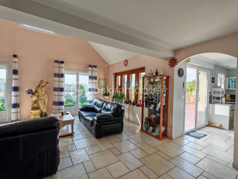 Maison - 269 m² - 8 pièces