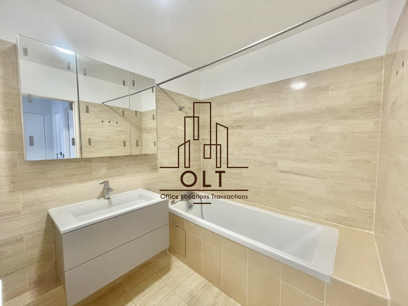 Appartement - 99 m² - 4 pièces