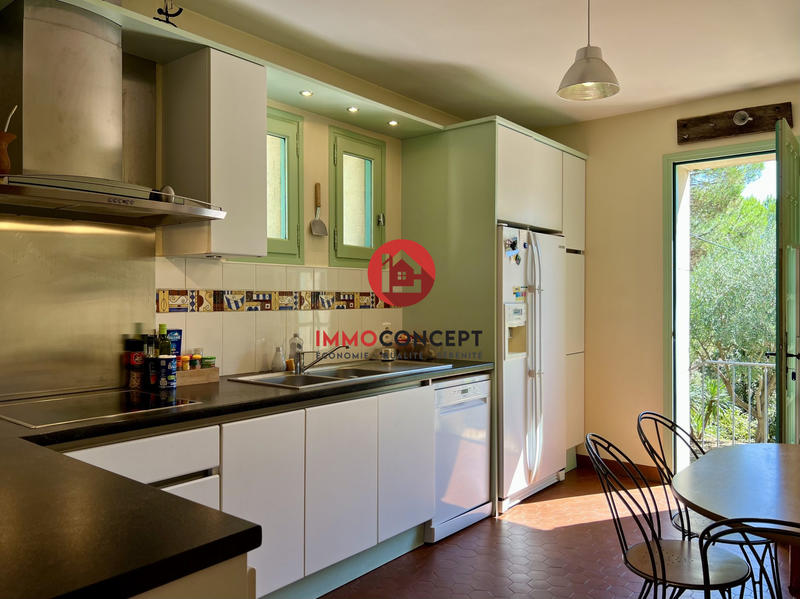 Villa - 265 m² - 8 pièces