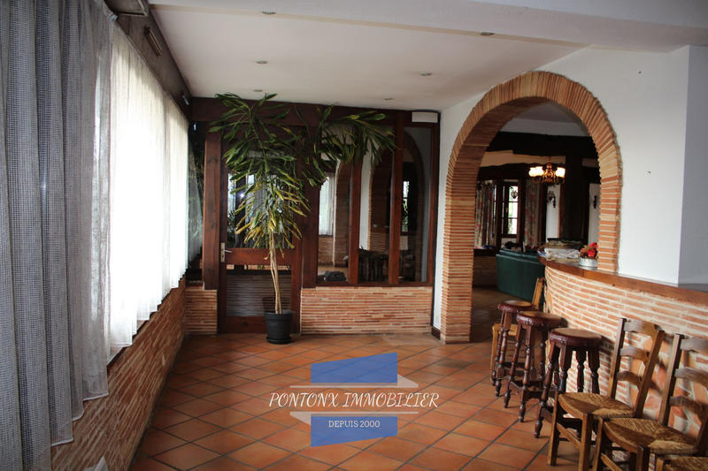 Maison - 429 m² - 14 pièces