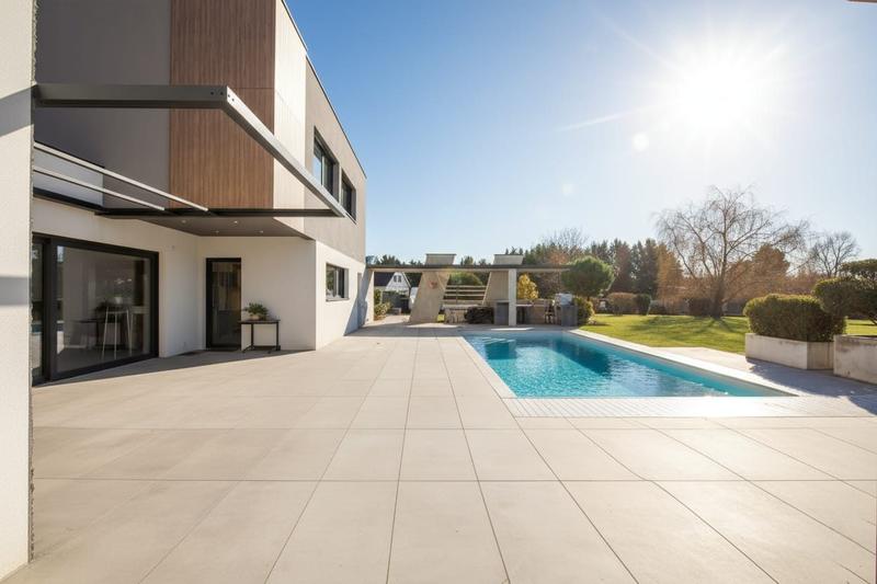 Villa - 318 m² - 9 pièces