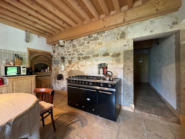 Maison - 268 m² - 13 pièces