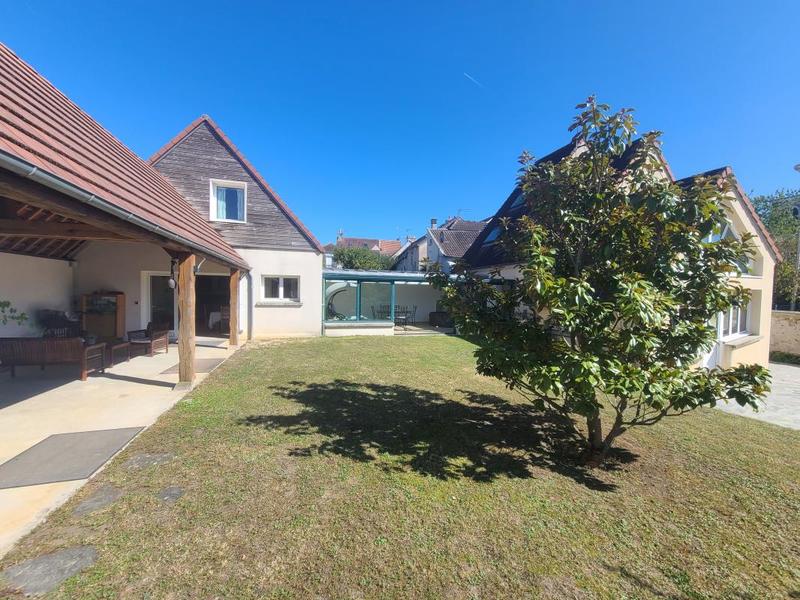 Maison - 215 m² - 6 pièces