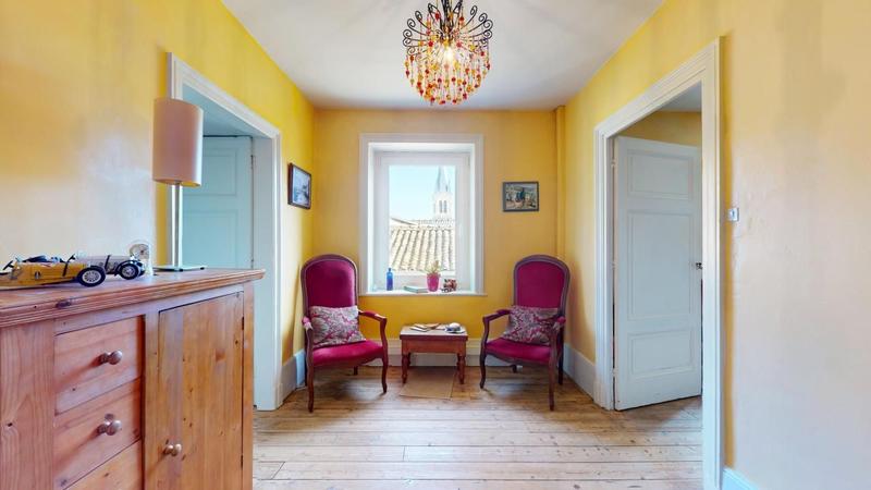 Maison - 240 m² - 5 pièces