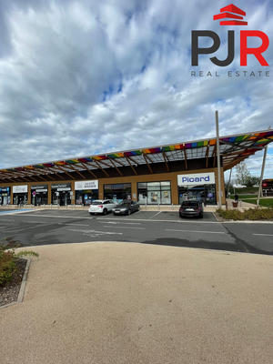 Local commercial - 2 048 m²