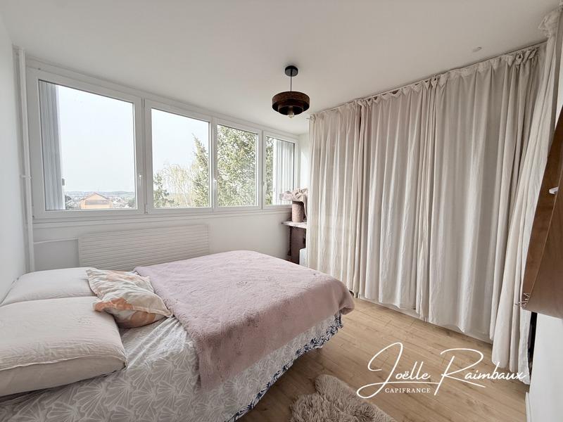 Appartement - 93 m² - 5 pièces