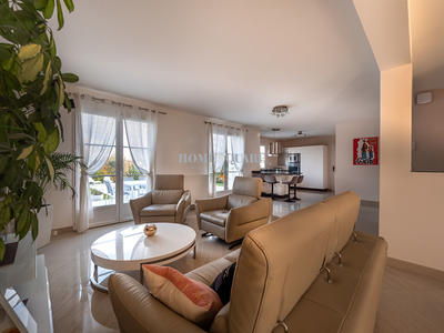 Maison - 162 m² - 6 pièces