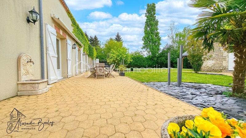 Maison ancienne - 246 m² - 8 pièces