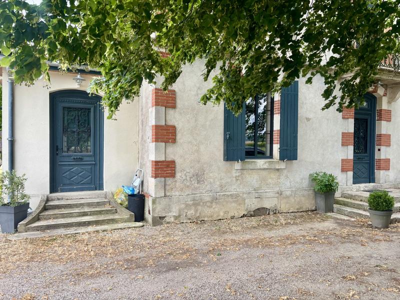 Maison - 250 m² - 8 pièces