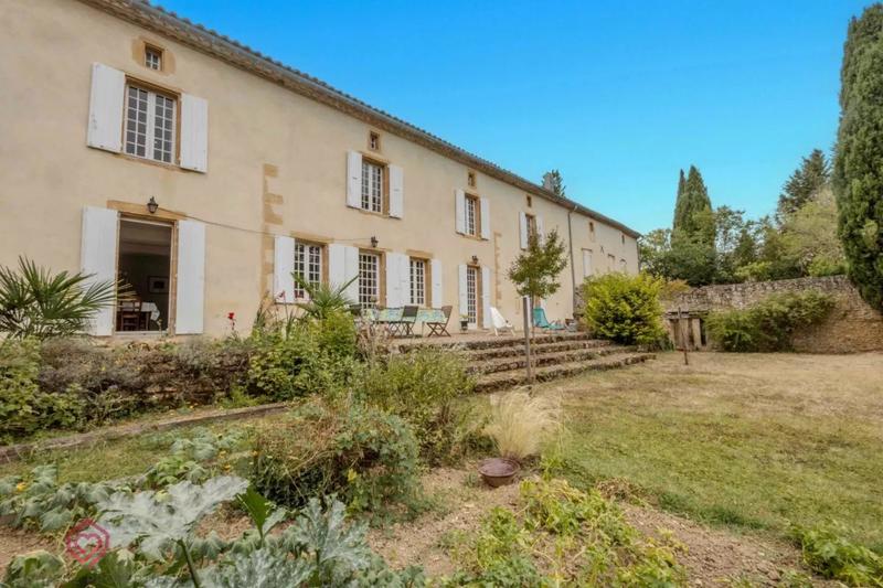 Propriété - 520 m² - 13 pièces