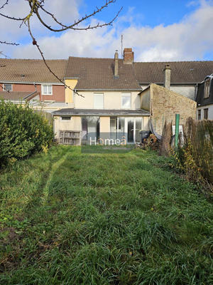 Maison - 104 m² - 4 pièces