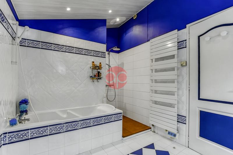 Maison - 166 m² - 6 pièces