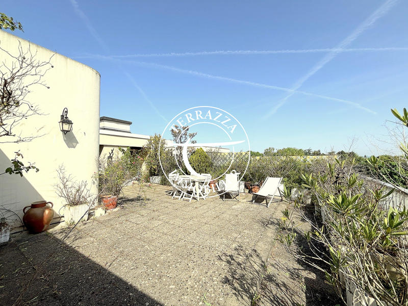 Appartement - 121 m² - 6 pièces