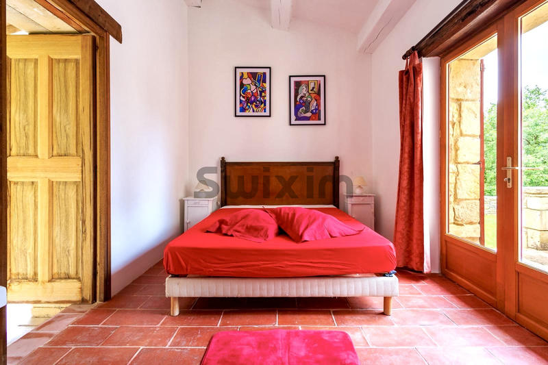 Propriété - 226 m² - 7 pièces