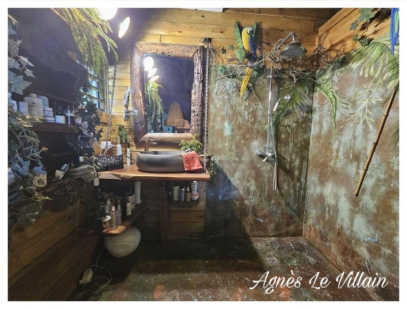 Maison - 280 m² - 13 pièces