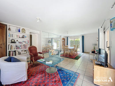 Maison - 186 m² - 8 pièces