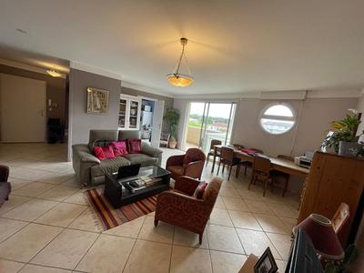 Appartement - 100 m² - 5 pièces