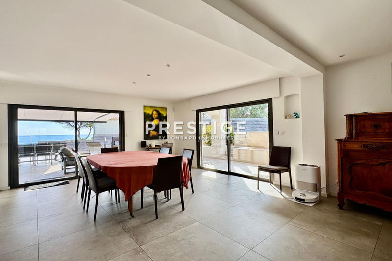 Maison - 255 m² - 8 pièces