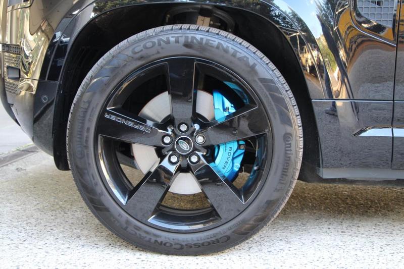 Land Rover Defender V8 110 P525 Edition 007 Bva8