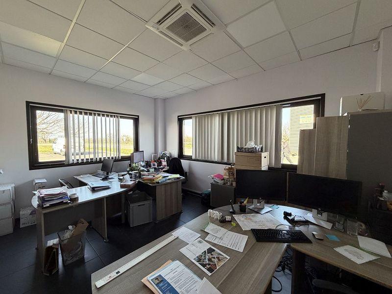 Local commercial - 645 m² - 4 pièces