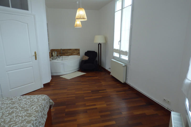 Maison de ville - 285 m² - 9 pièces