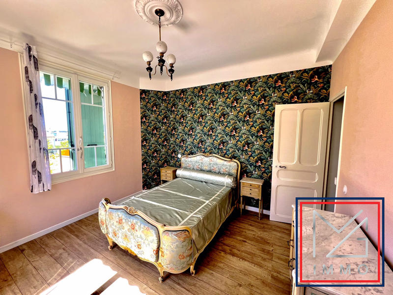 Villa - 250 m² - 6 pièces