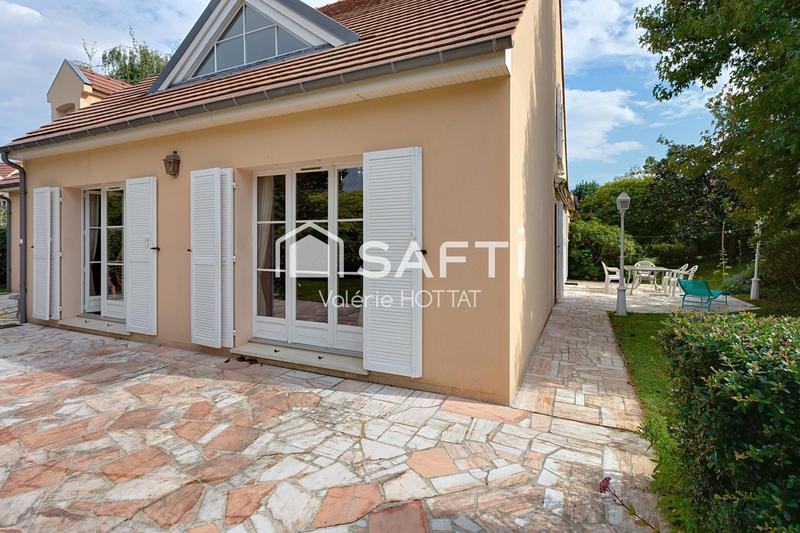 Maison - 227 m² - 8 pièces