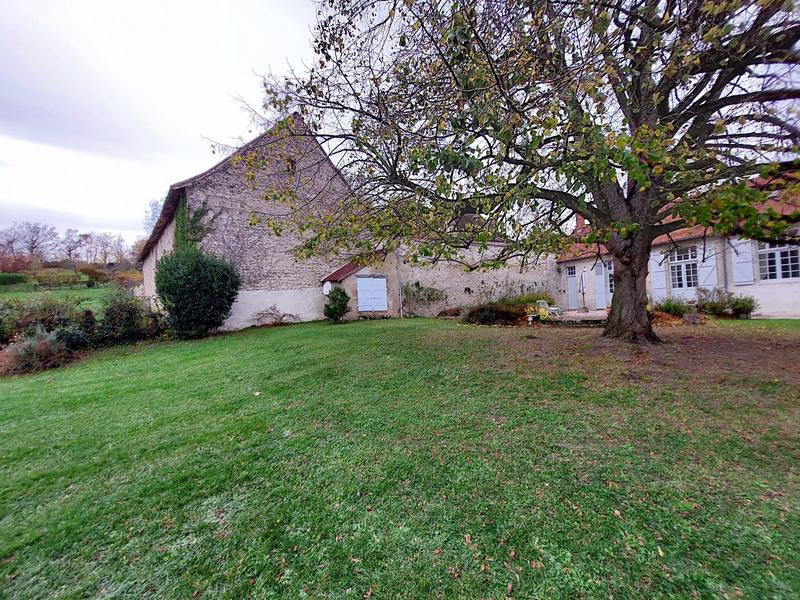 Maison - 301 m² - 10 pièces