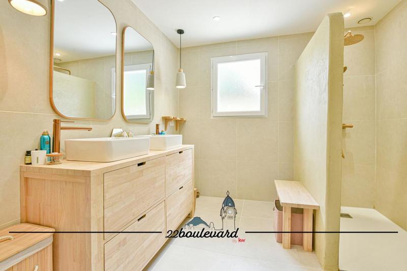 Pavillon - 174 m² - 7 pièces