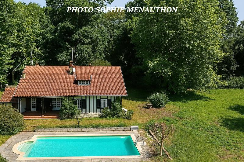 Maison - 210 m² - 8 pièces