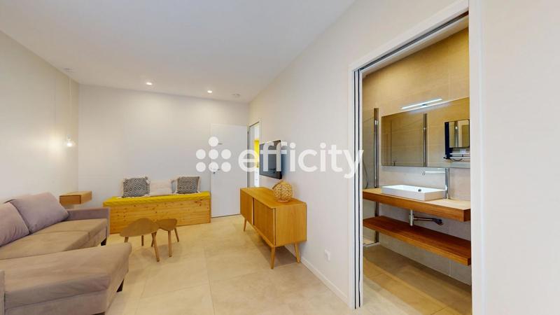 Maison - 186 m² - 8 pièces