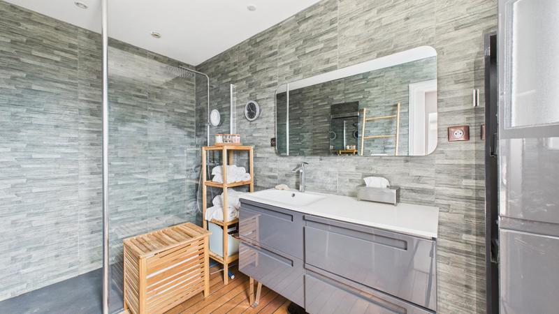 Maison - 180 m² - 8 pièces