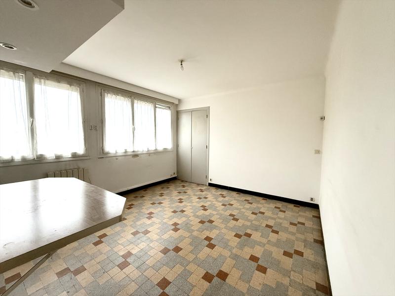 Appartement - 105 m² - 9 pièces