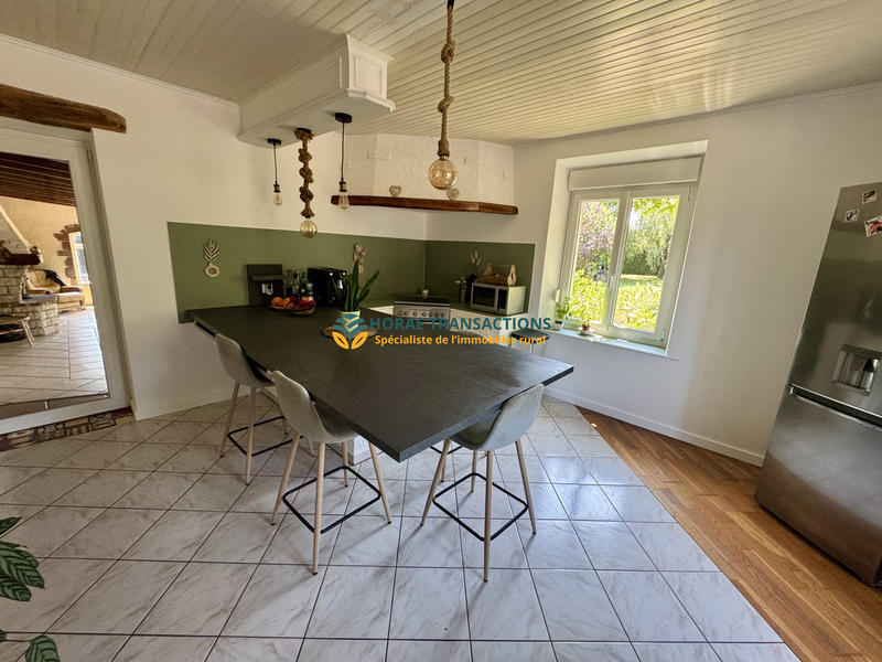 Maison - 250 m² - 8 pièces