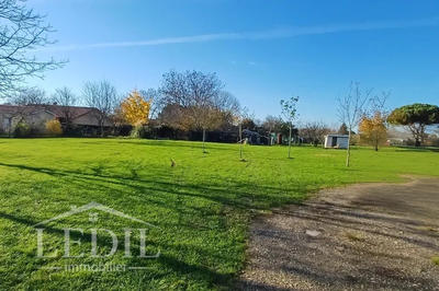 Terrain constructible - 623 m²