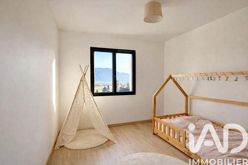 Maison - 92 m² - 4 pièces