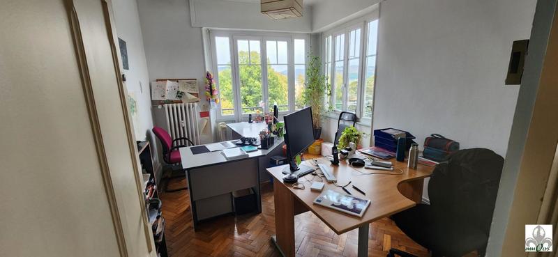 Local d'activité / Entrepôt - 129 m² - 7 pièces