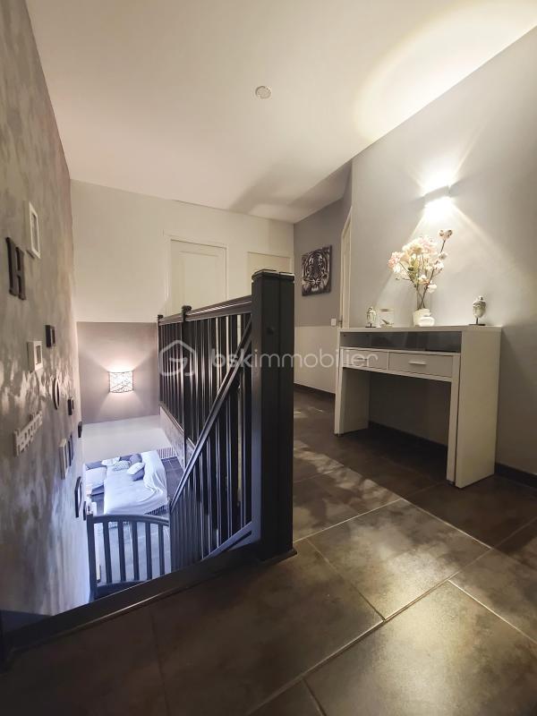 Pavillon - 185 m² - 9 pièces