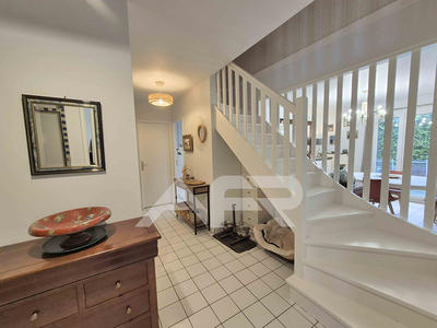 Maison - 143 m² - 6 pièces