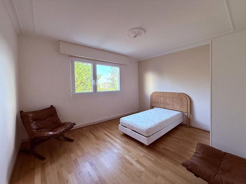 Appartement - 102 m² - 5 pièces