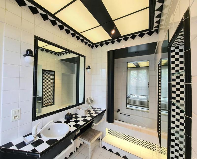 Maison - 210 m² - 6 pièces