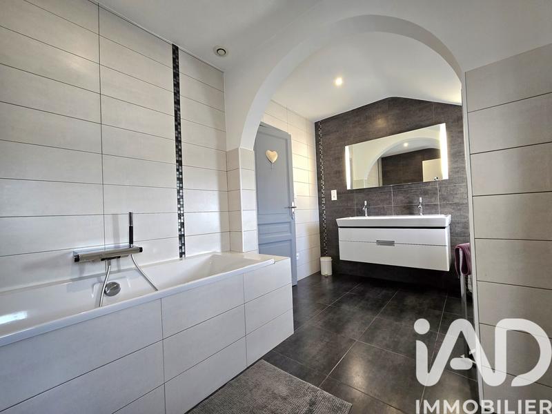 Maison de maîtres - 160 m² - 8 pièces