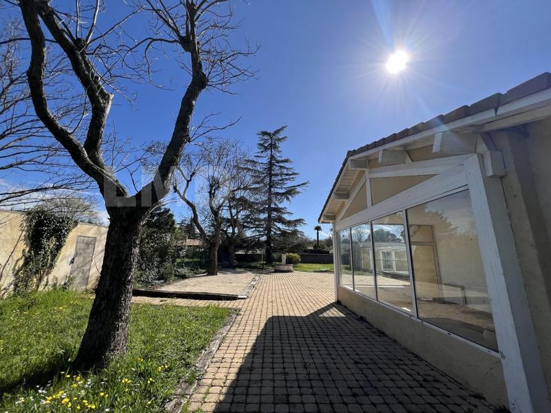 Maison - 230 m² - 13 pièces