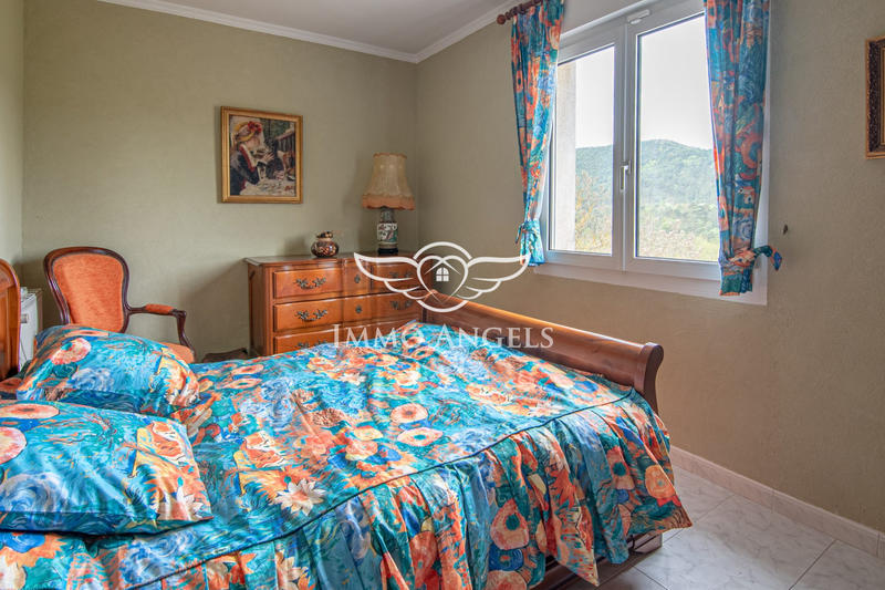 Maison traditionnelle - 135 m² - 7 pièces